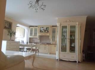 Апартаменты Семейные апартаменты с 3 спальными комнатами. Одесса Апартаменты-21